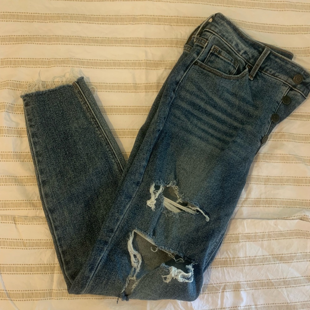 Old navy distressed Jeans women’s size 8